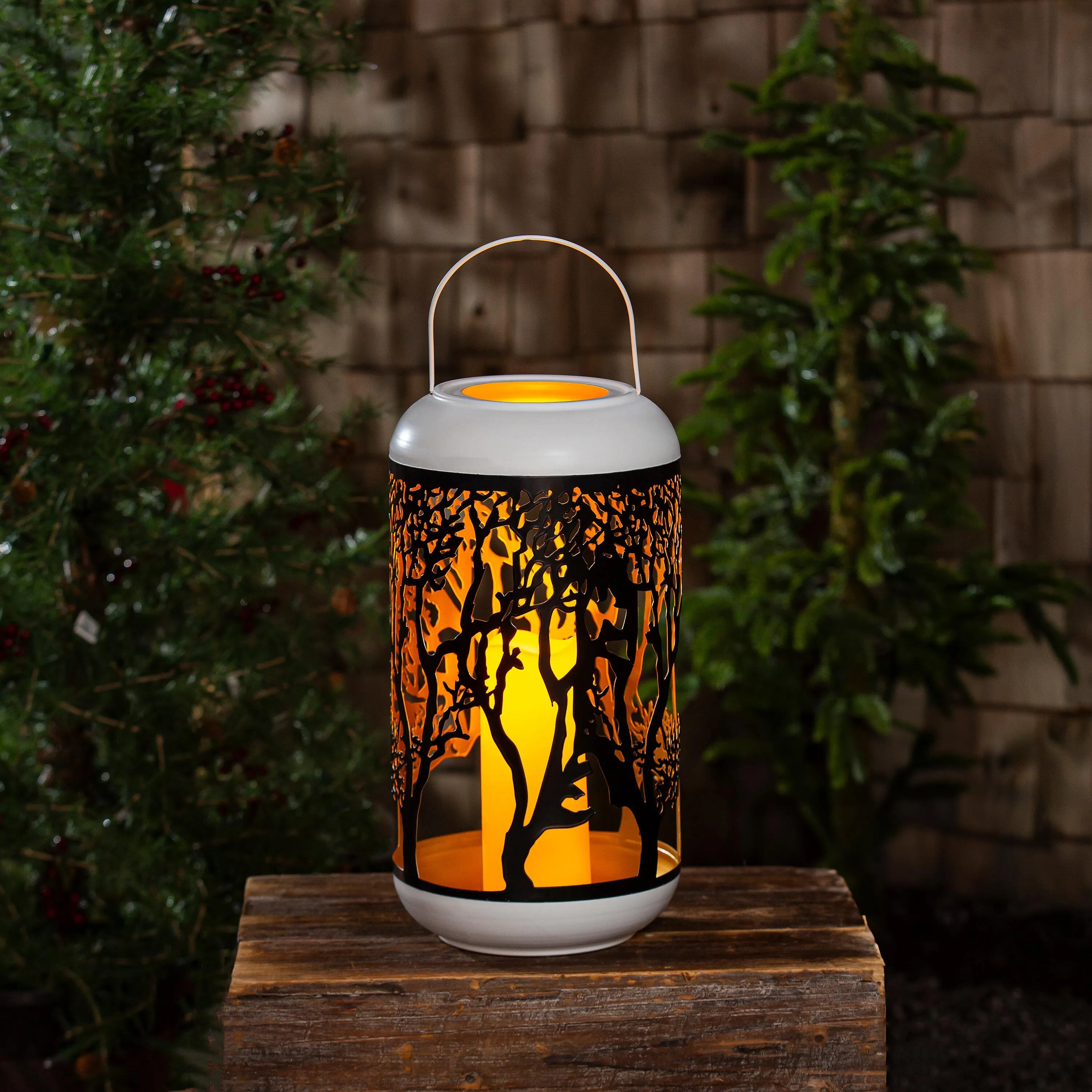 15" Woodland LED Lantern, White,2la2502