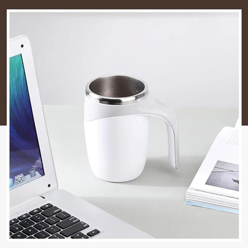 Automatic stirring coffee cup for easy use