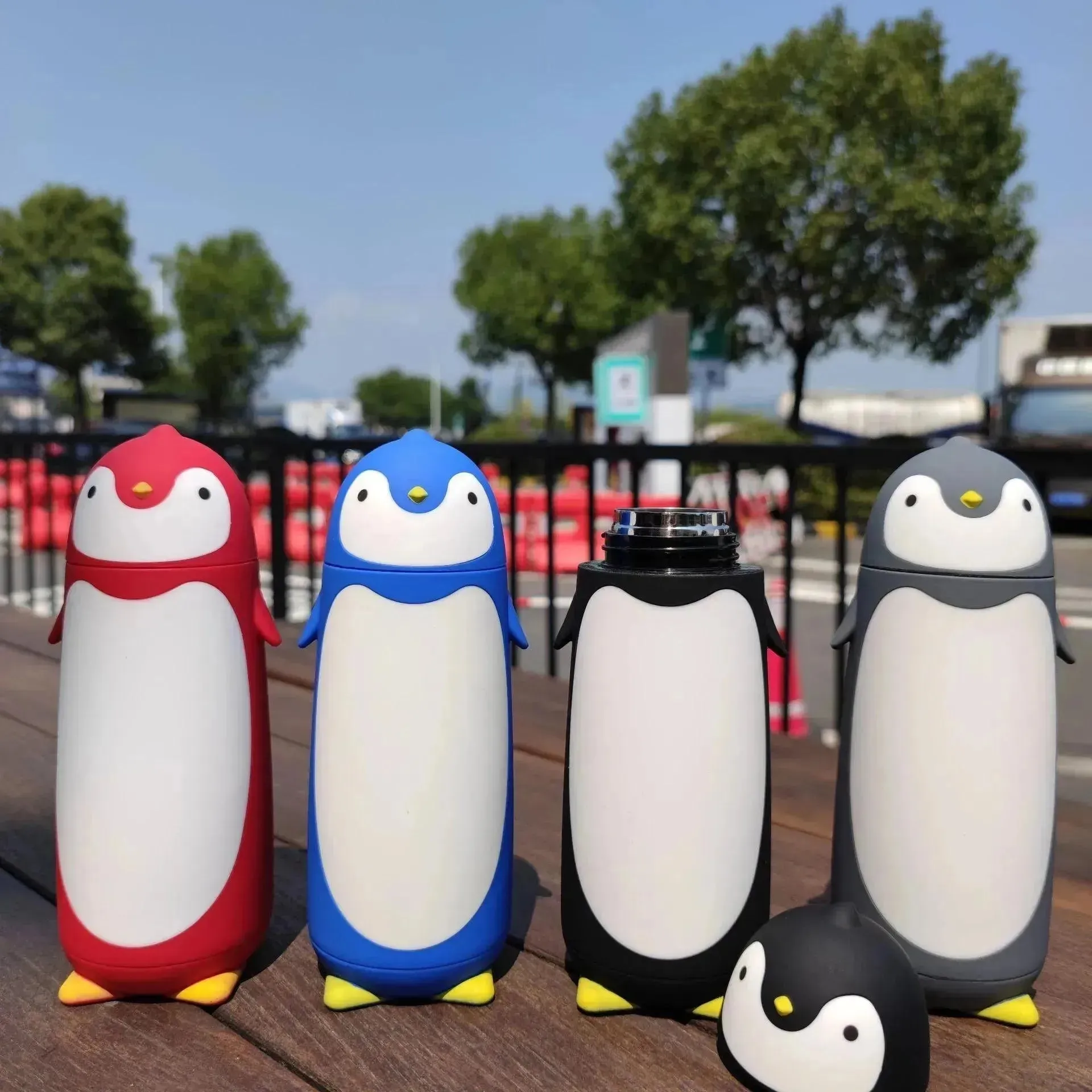 Cute & Quirky Penguin Bottle (300 ml)