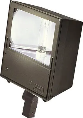 Hubbell Lighting Magnuliter Floodlight Slipfitter Mount 400-Watt Ed28 Pulse Start Metal Halide Included