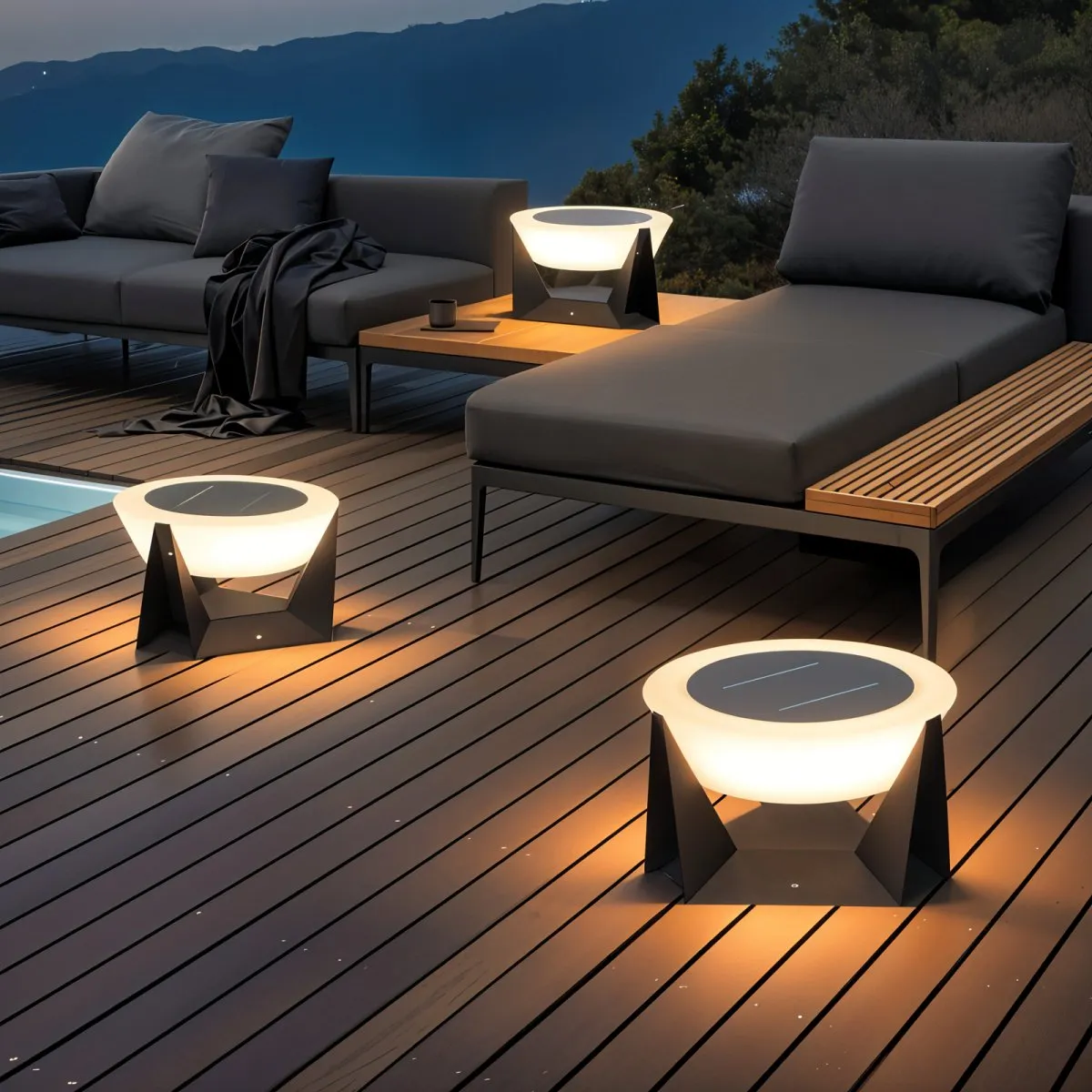 Lito Outdoor Garden Lamp