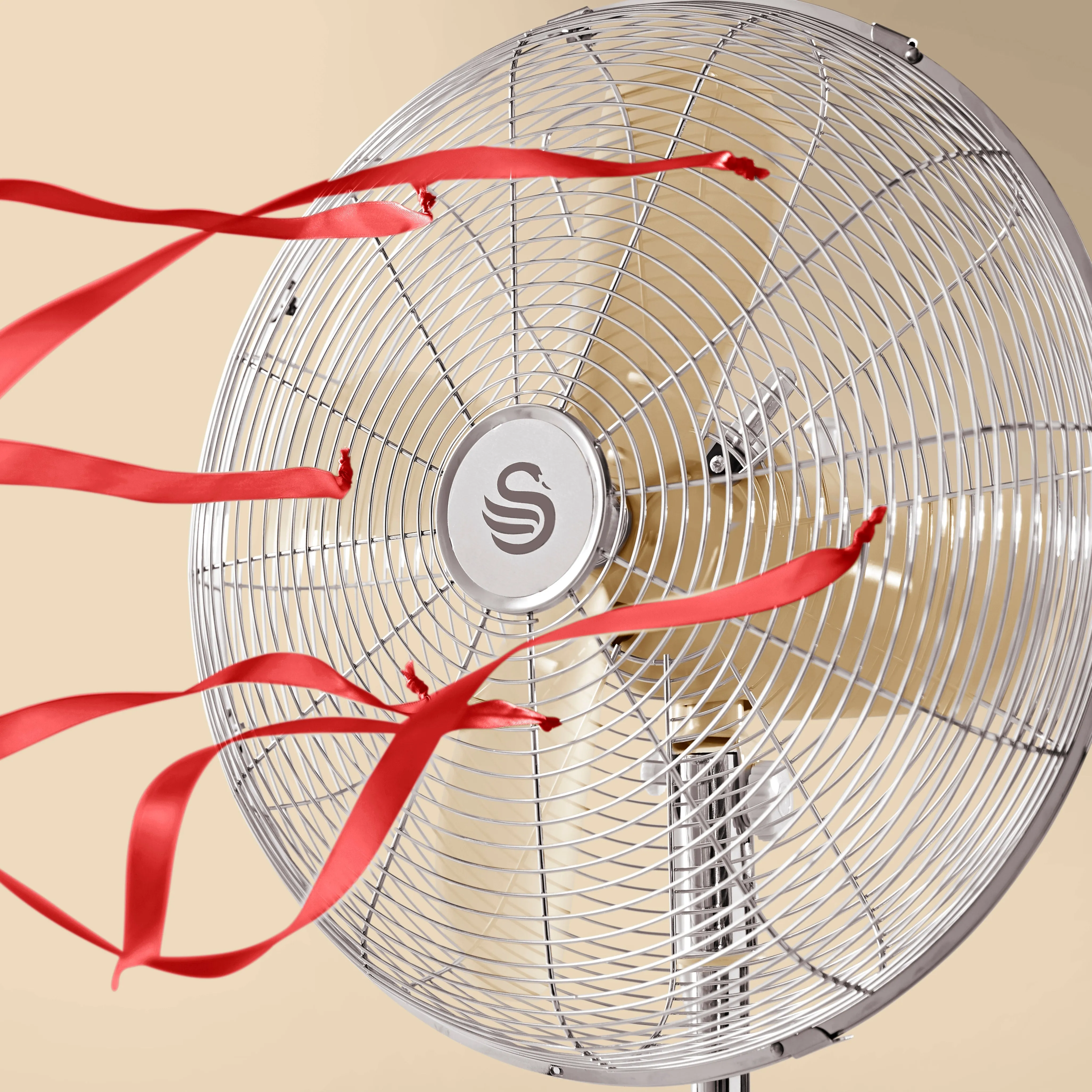 Swan Retro 16 Inch Stand Fan