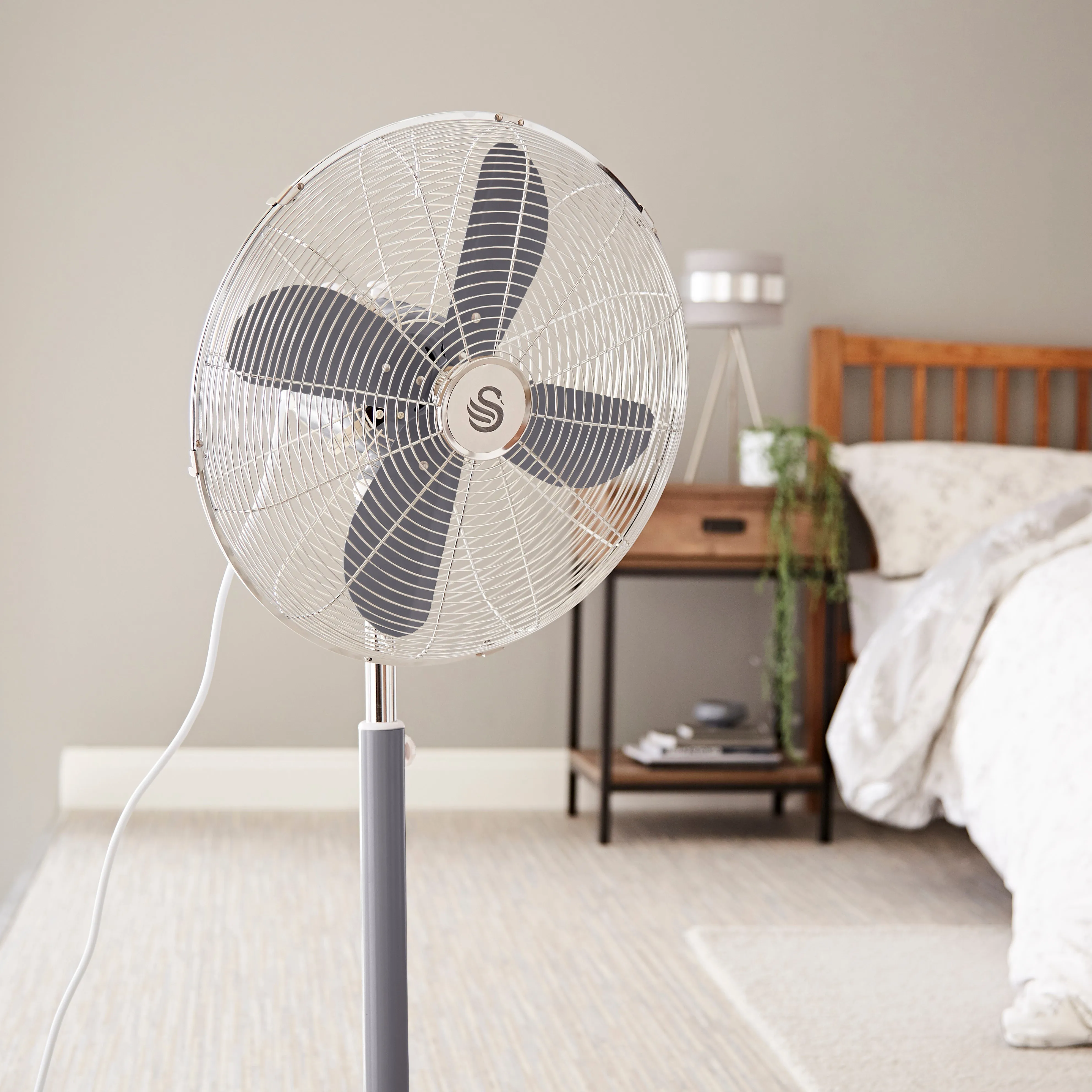 Swan Retro 16 Inch Stand Fan